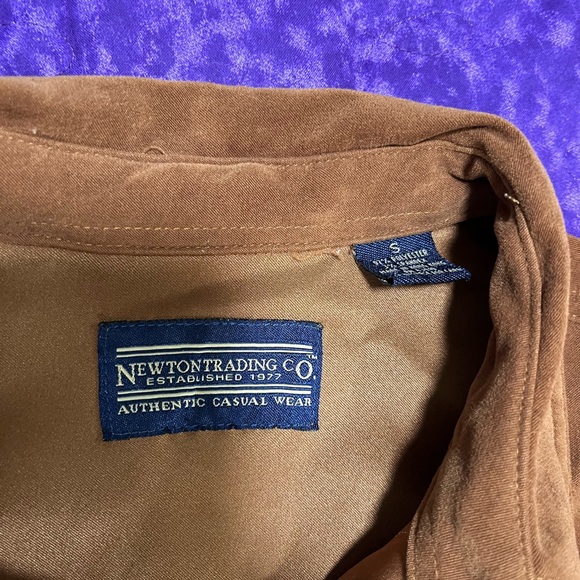 Newton Trading Shacket - Picture 2 of 4